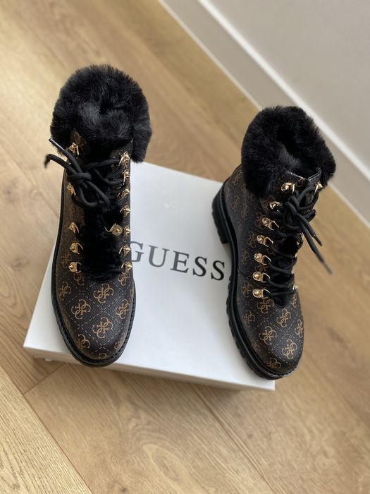 Botki/ trapery Guess r 40