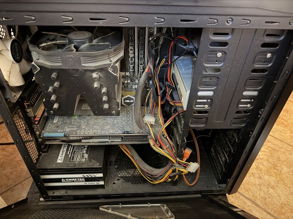 Komputer Stacjonarny i7 950, HD7950 3GB, 16GB ram 1033Mhz, 2TB SSD