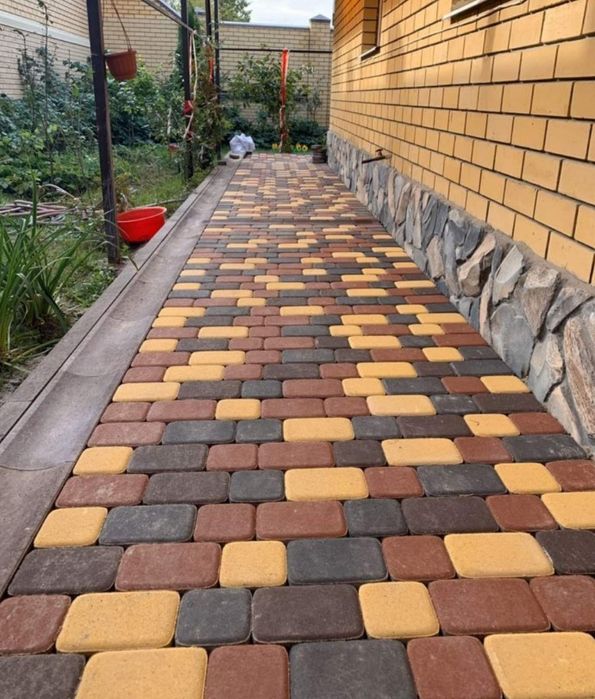 Тротуарна вібропресована плитка від виробника