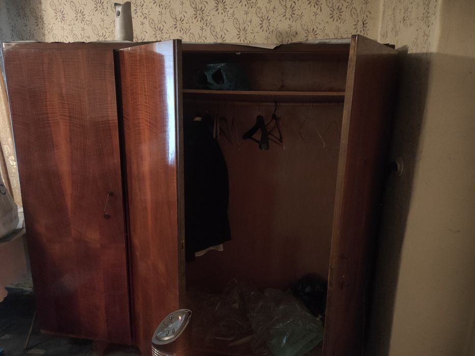 Stara szafa w stanie dobrym bo pójdzie na pszok