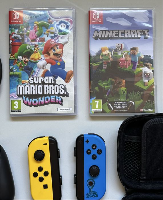 Nintendo Switch Edição Especial Fortnite + Super Mario Bros Wonder e Minecraft