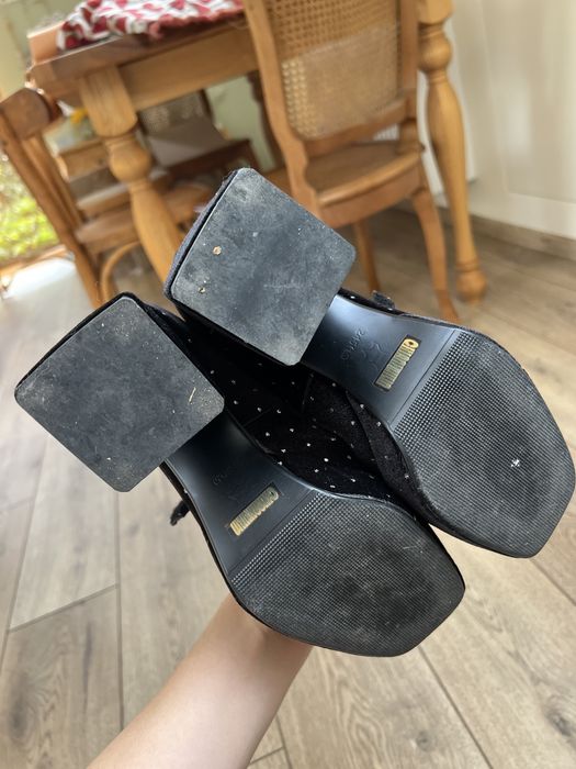 Оксамитові туфлі