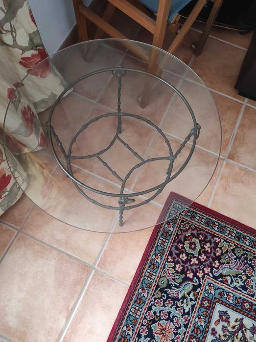 Mesas de apoio em vidro