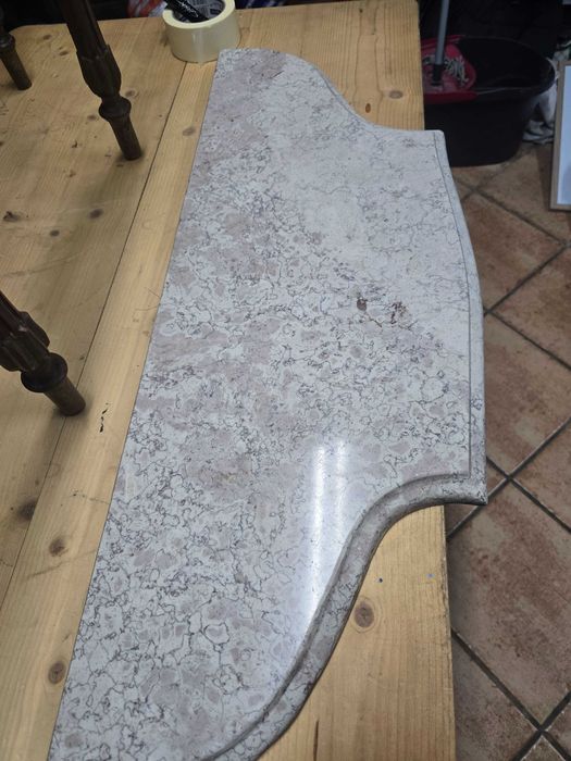 Credencia em madeira com espelho