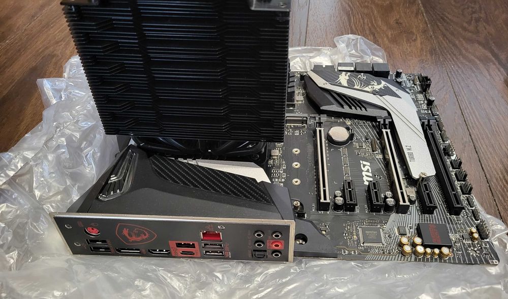 i9 9900k, msi MPG Z390 CARBON,32 GB RAM DDR4,BE QUIET DARK ROCK 4 pro