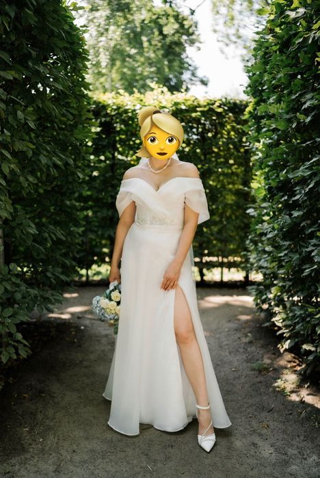 Продам весільну сукню