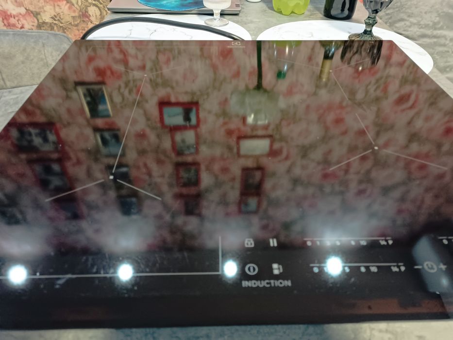 Індукційна варильна поверхня Electrolux IPE6453KF SlimFit Bridge 60 см