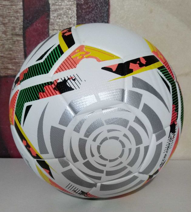 Футбольний м'яч La Liga 1 Accelerate безшовний 5 розмiр