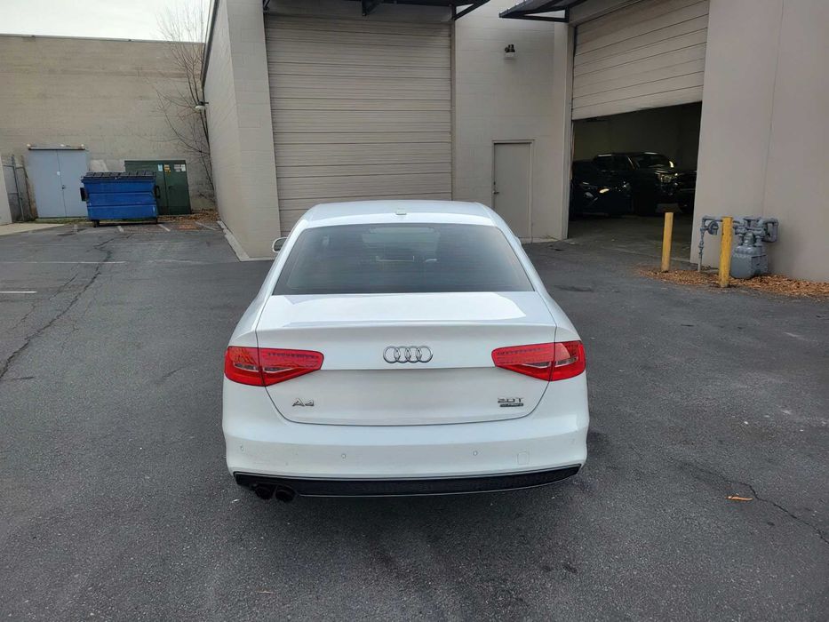 Audi A4      2015