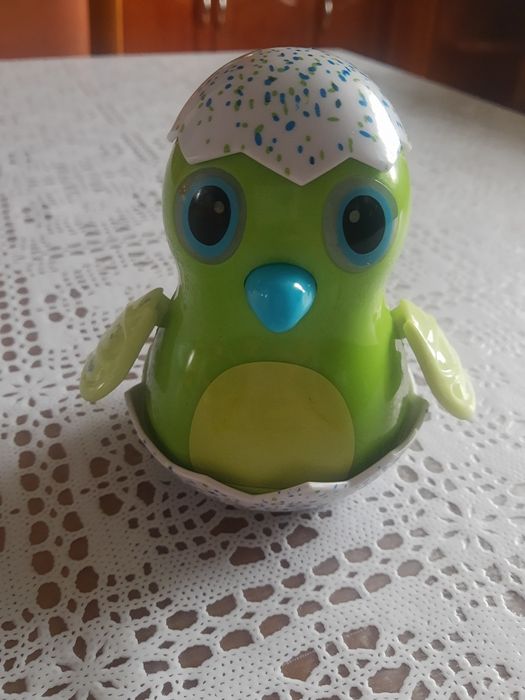 Figurka Spin Master Hatchimals pingwin z jajka