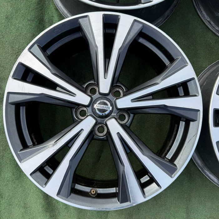 Оригінальні диски 5/114.3 r18 Nissan Rogue Qashqai