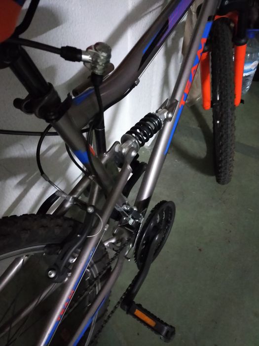 Bicicleta Montanha praticamente nova
