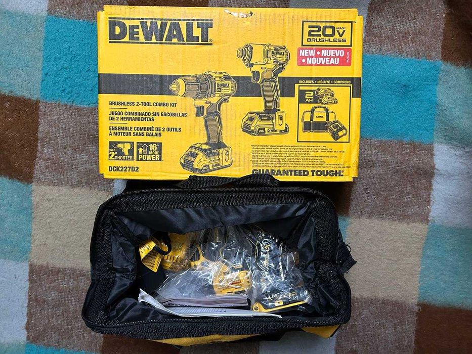 набір безщіткового інструменту Dewalt DCK227D2 (шуруповерт DCD793 та імпакт DCF840), АКБ 2А*год