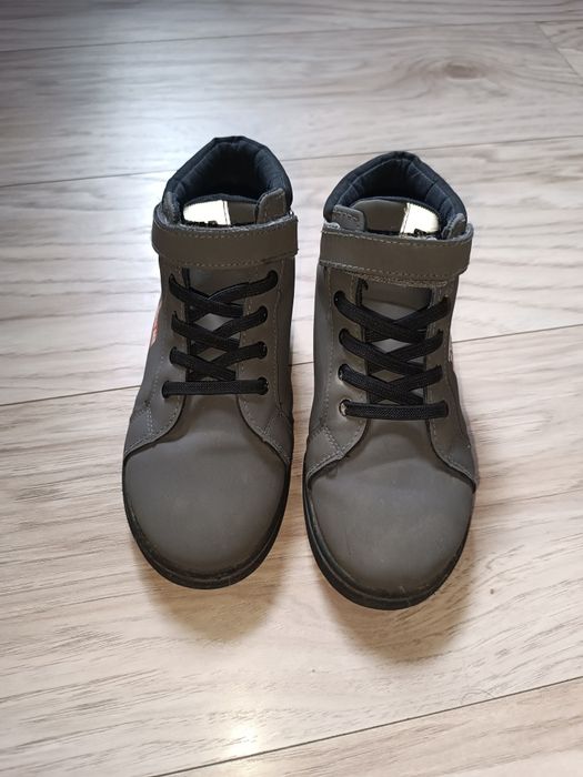 Buty chłopięce Sinsay Star Wars r.33