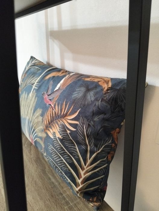 Almofada decorativa nova