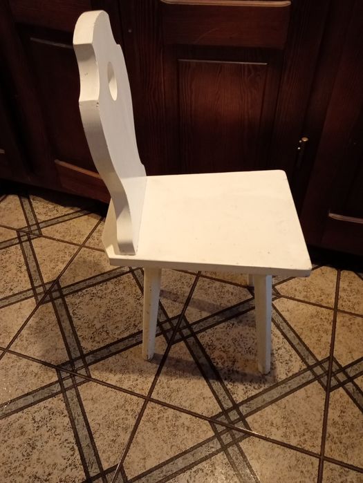 Krzesło drewniane białe