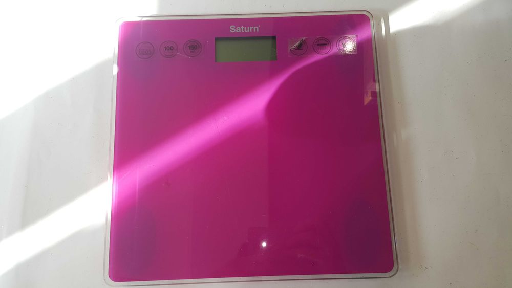 Напольные весы Saturn