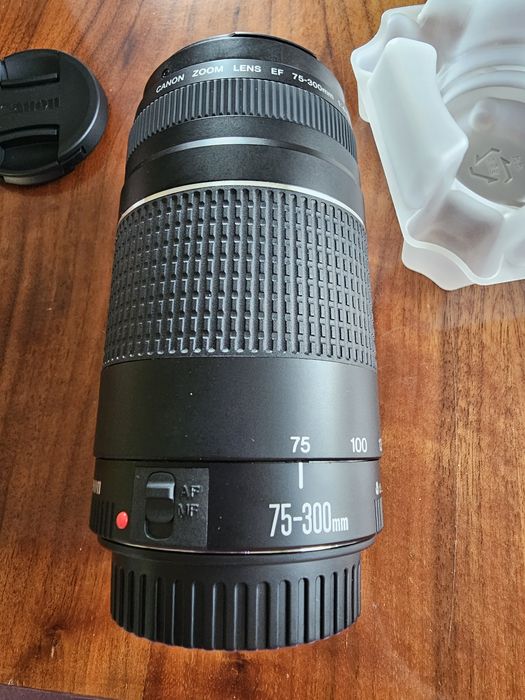Obiektyw Canon EF 75-300 f/4-5.6 III stan idealny + gratis