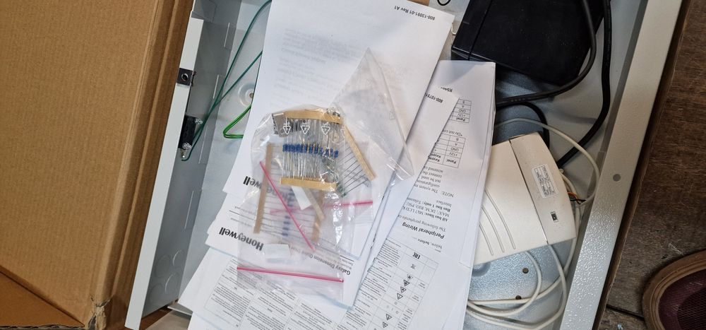 Central de alarme honeywell nova