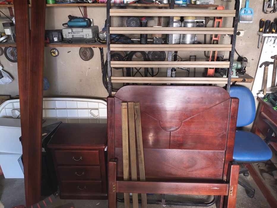 Cama de solteiro em bom estado