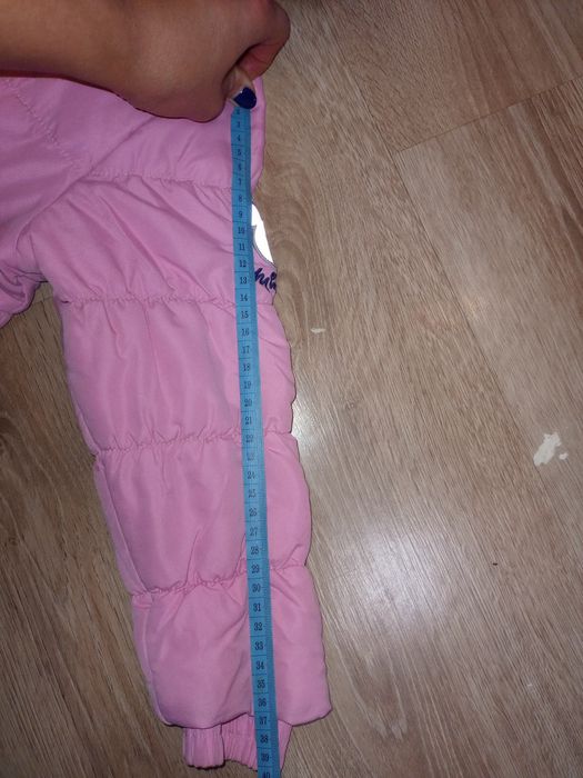 Продам зимову куртку для дівчинки