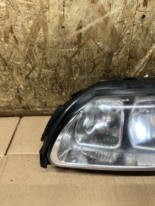 Передня ліва фара Volvo S60 V70 Вольво С60 В70 2004—2009