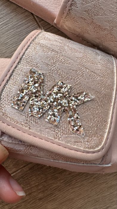 Шльопанці для дівчинки 32 розмір від Michael Kors. Ідеальні