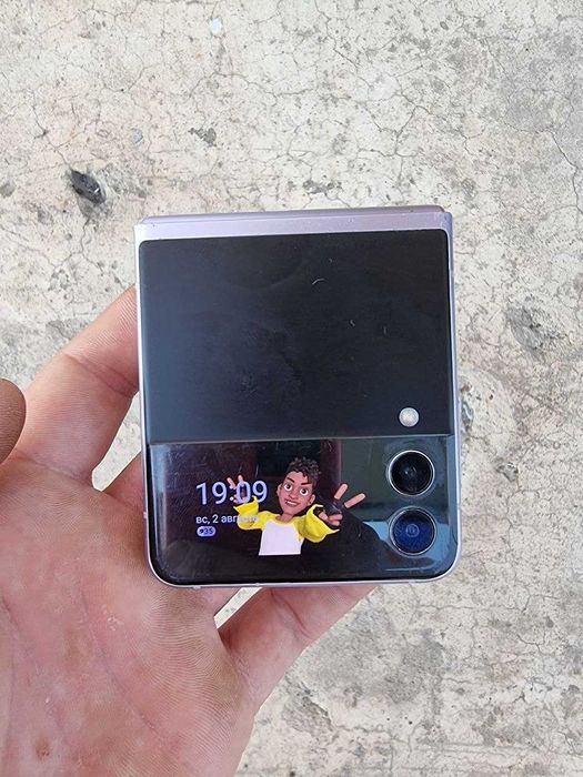Samsung Z flip3. 8/256