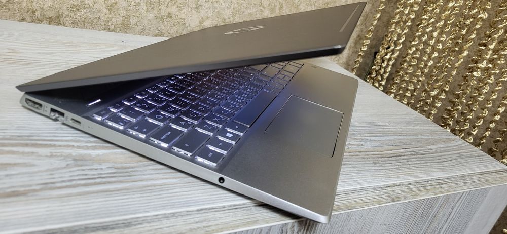 Hp pavilion 15 (ryzen 5. 8gb. ssd 256gb)