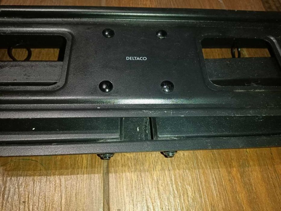 Настенное крепление для телевизора Deltaco ARM-1203. Швеция