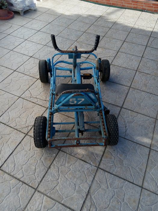 Carro de pedais antigo