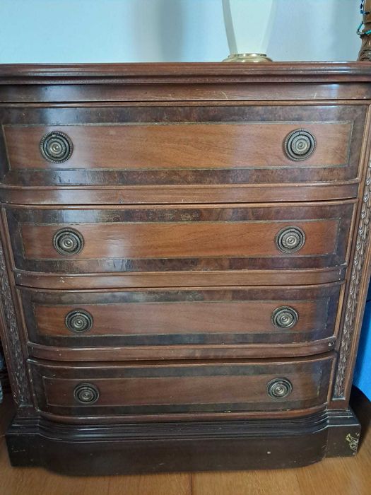 Cama de Casal e Mesinhas de Cabeceira