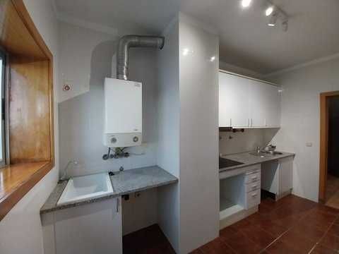Apartamento T1 para arrendamento na Rua de Altino Domingues Moreira, 1º andar, Maia