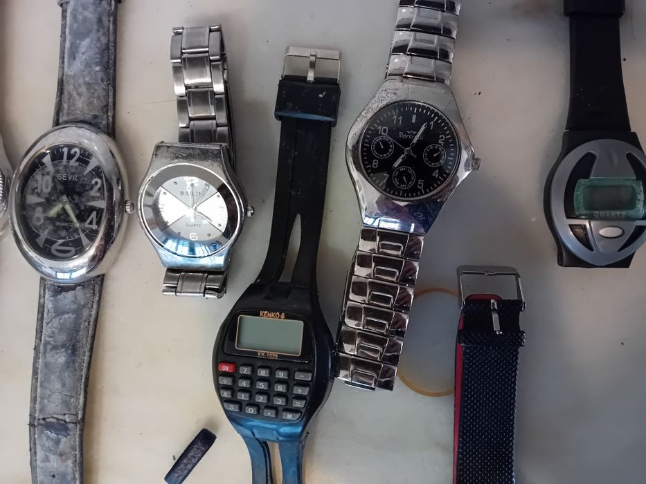Conjunto de Relógios Diversos Pilha/Reparação