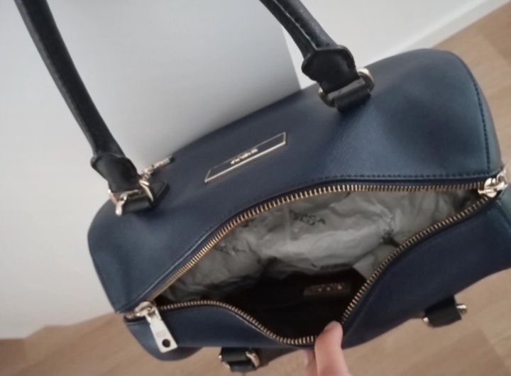 Mala DKNY pele saffiano como nova