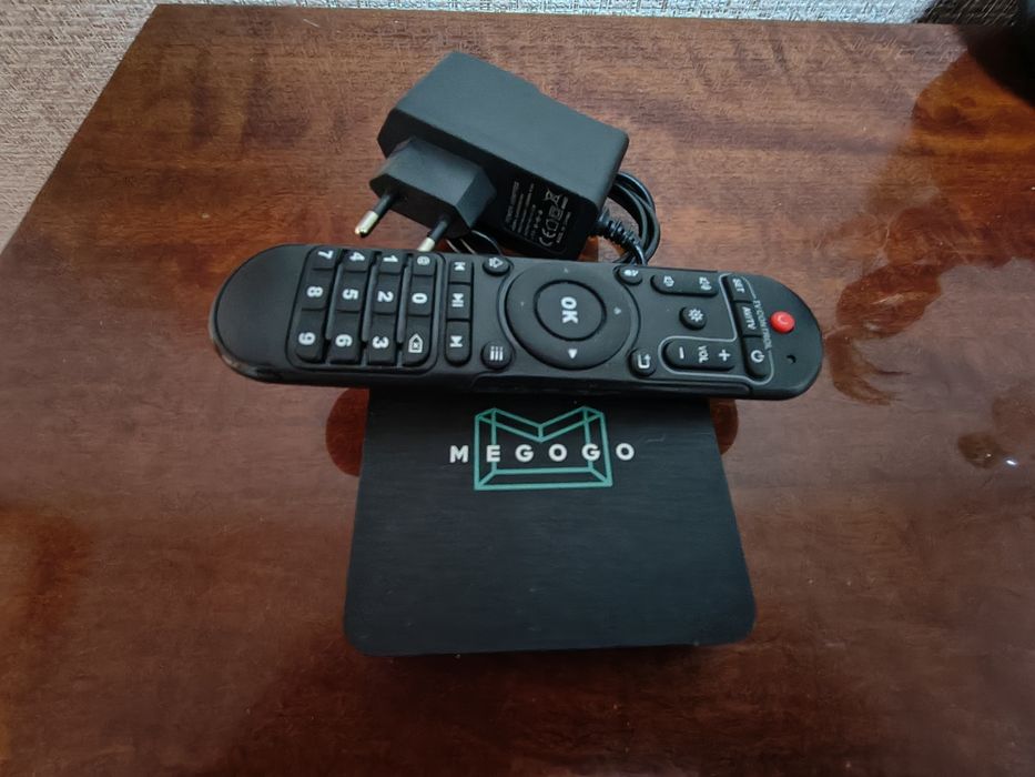 Три iptv приставки:LG SP820,MAG 250,Megogo