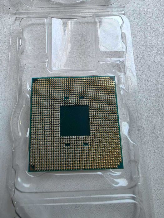 Процесор Ryzen 7 2700