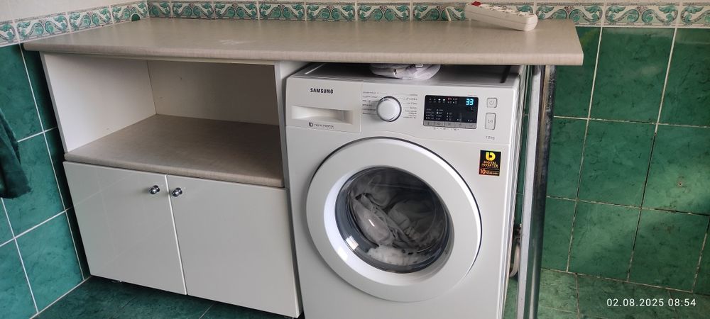 Продам два столи.