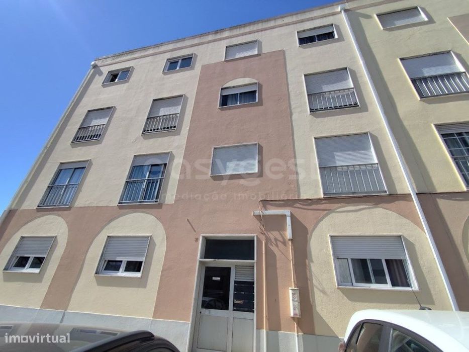 Duplex T3+2 totalmente renovado na Moita espaço e conforto — Moita, Setúbal