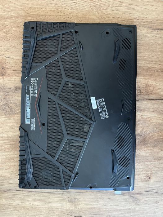 Ігровий ноутбук MSI GL65 Leopard