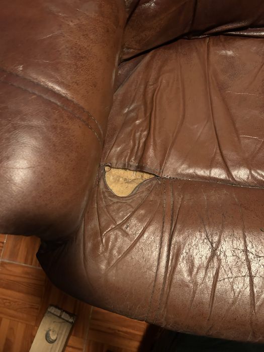 Sofás em Pele Sintética – Conjunto Completo