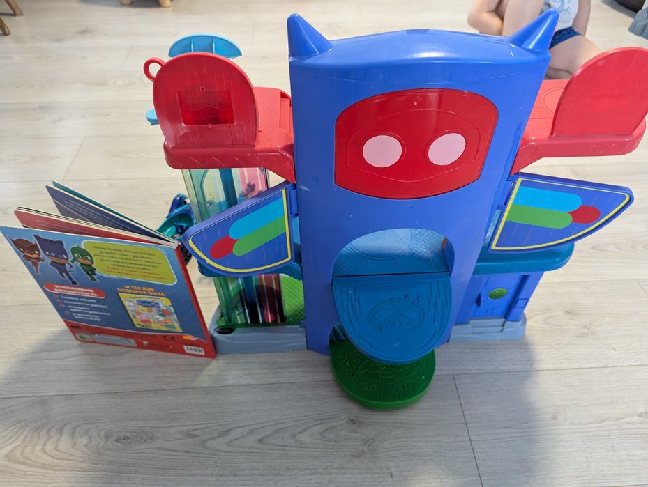 Baza Pidżamersi + Ludziki + Samochody + Książeczka + Pudełeczko