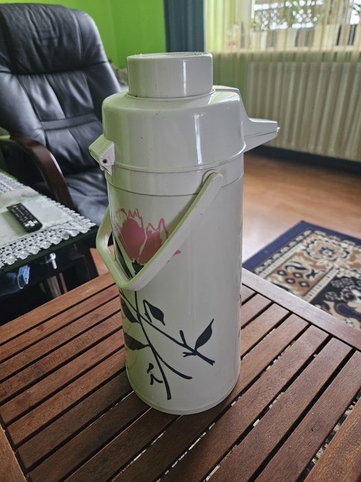 Termos z pompką z PRL 2 szt. poj.2l. cena za 1 szt.