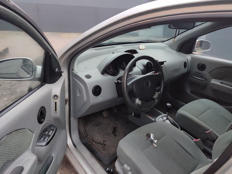 Разборка запчасти на Шевроле Авео т 200 Chevrolet Aveo на автомате.