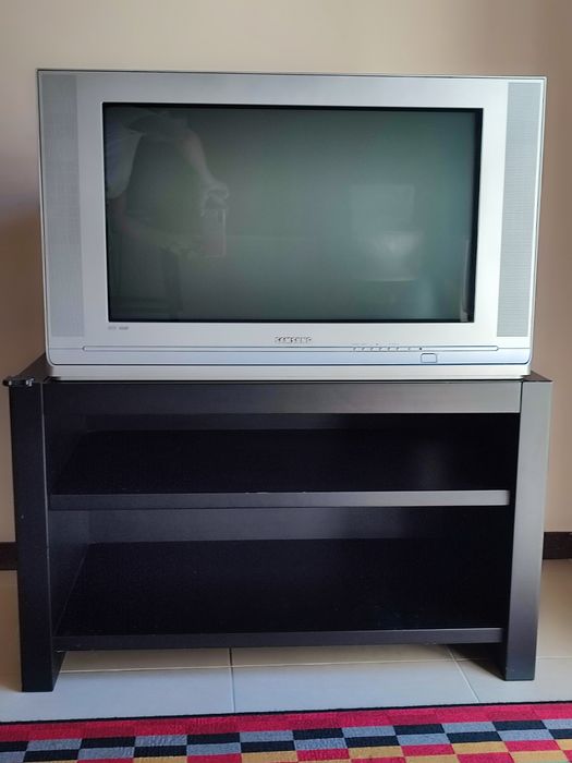 Samsung TV Set with Virtual Dolby Surround and 100 Hz Refresh Rate + TV Stand64550298215169120