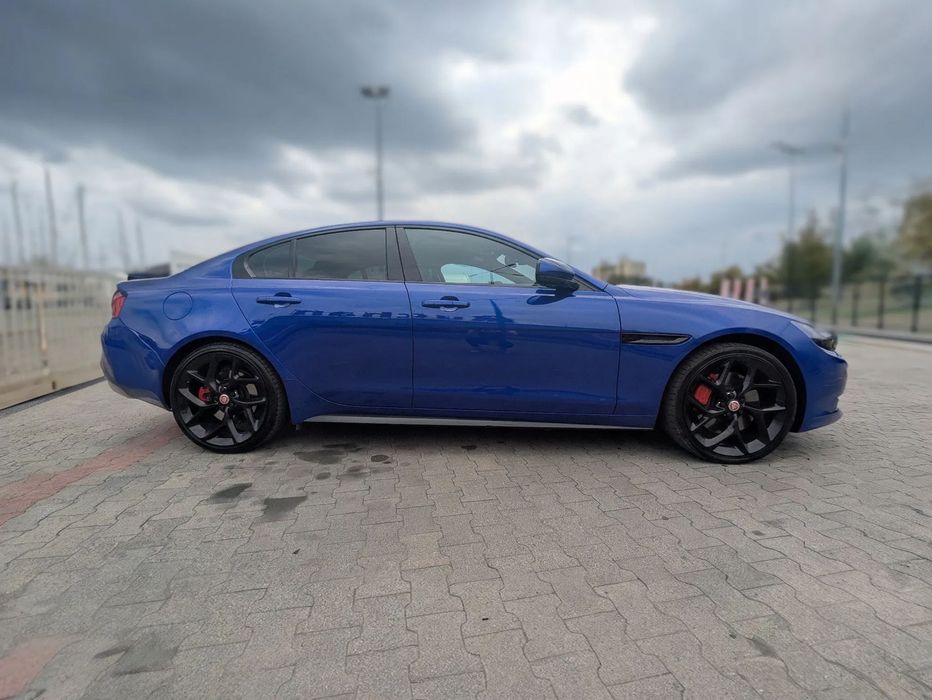 Jaguar XE