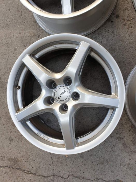 Felgi 17cali Et28 Audi A4 B8 A5 A6 Q5 Volkswagen