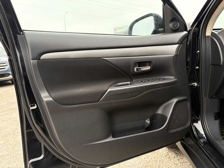 Mitsubishi Outlander III 2017