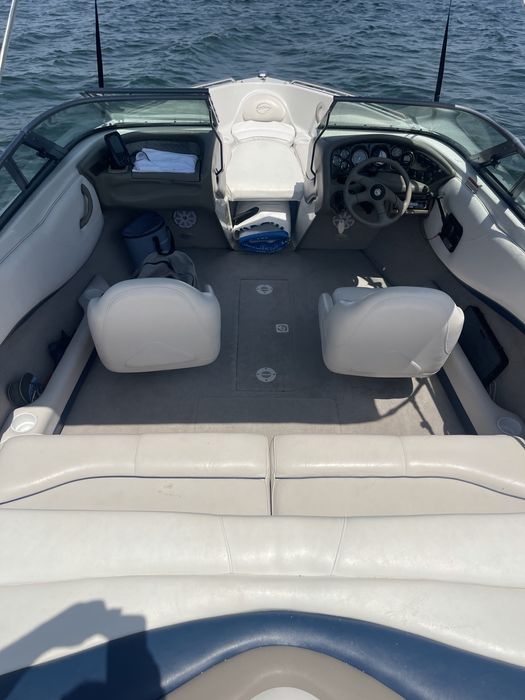 Crownline 192, Penta Volvo 4.3, 190 CV com atrelado