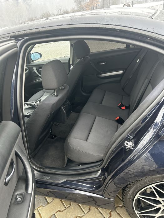 BMW E90 320i zadbane